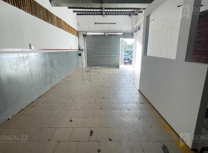 Local comercial · 90m²
