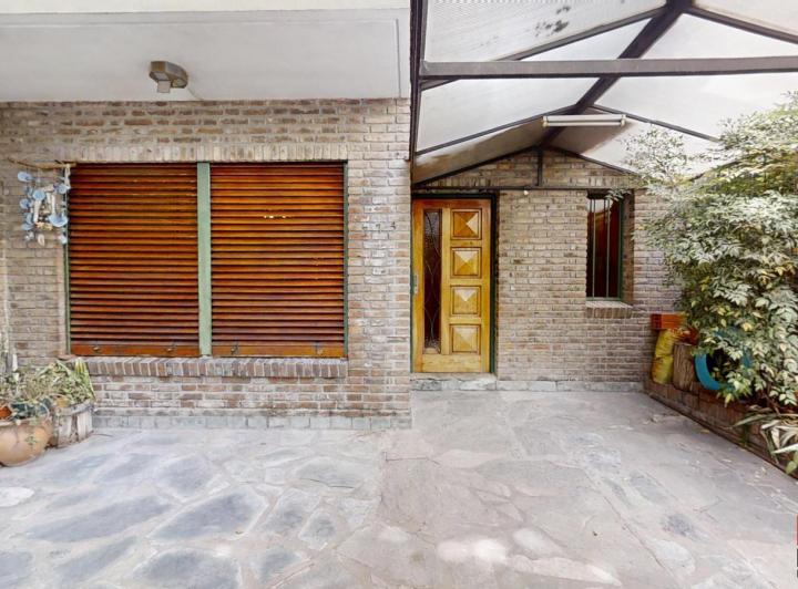 Local comercial · 130m² · 4 Ambientes · 2 Cocheras