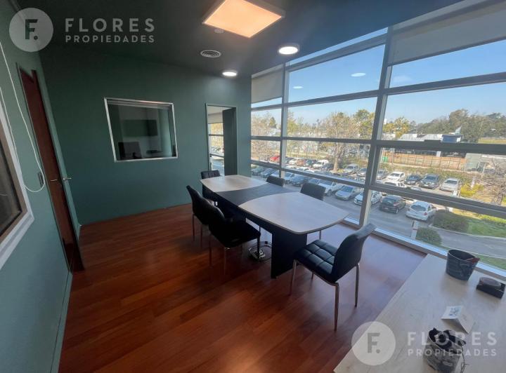 Oficina comercial · 83m² · 5 Ambientes · 1 Cochera