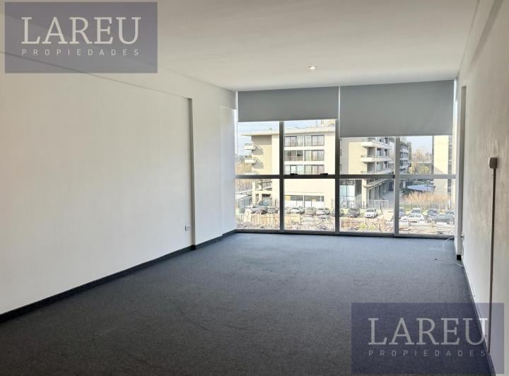Oficina comercial · 37m² · 1 Ambiente · 1 Cochera