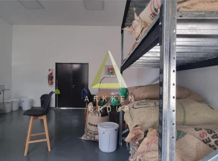 Bodega-Galpón · 50m² · 2 Cocheras