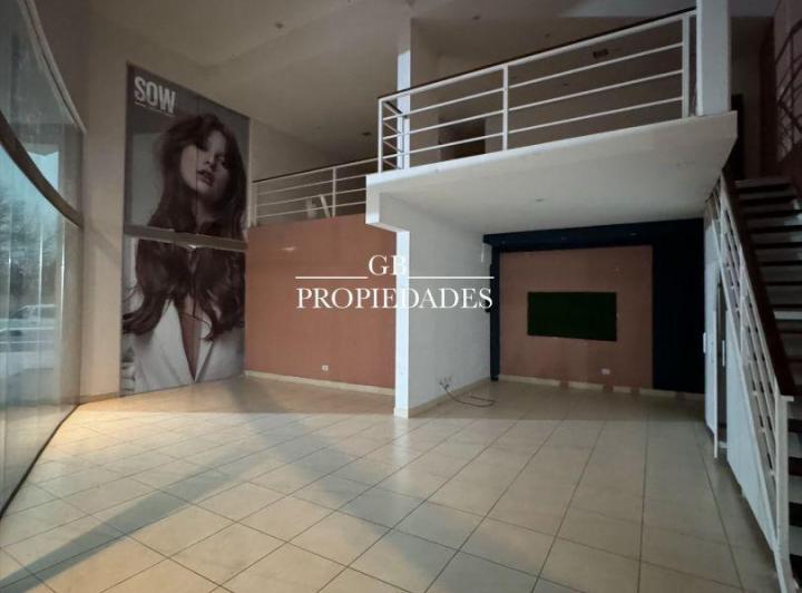Local comercial · 80m² · 2 Ambientes · 1 Cochera