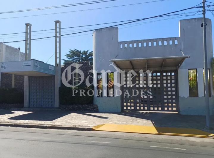 Local comercial · 300m² · 10 Cocheras