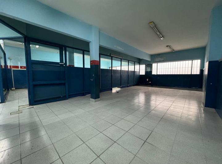 Local comercial · 115m²