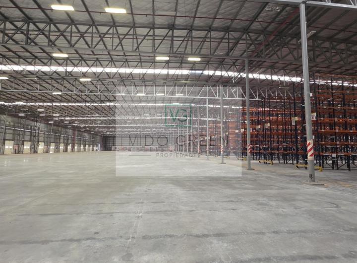Depósito · 12353m²