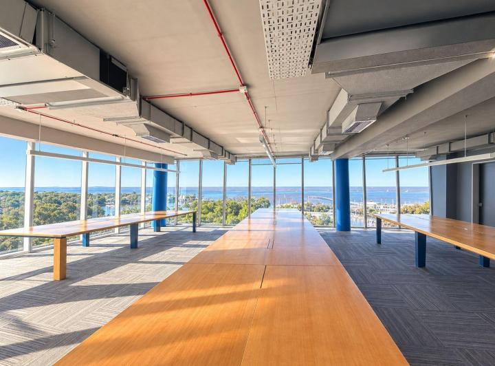 Oficina comercial · 370m² · 7 Ambientes · 6 Cocheras