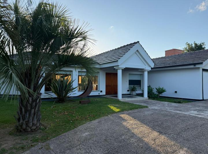 Casa · 644m² · 7 Ambientes · 2 Cocheras