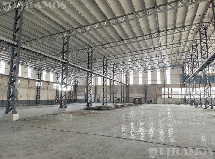 Depósito · 7300m²