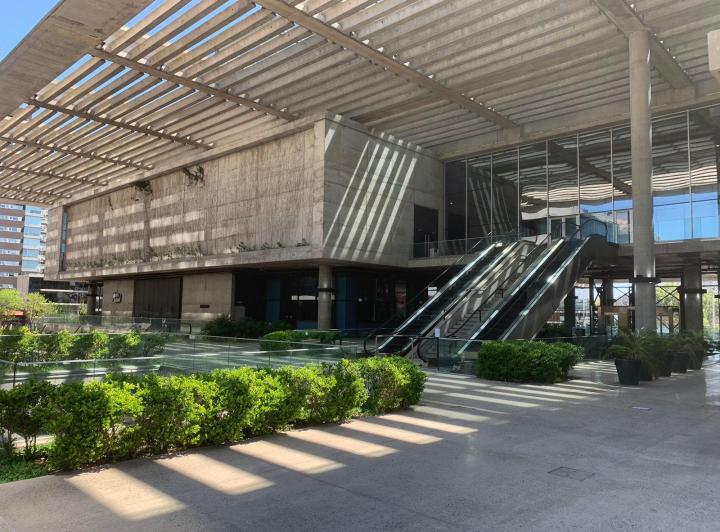Oficina comercial · 216m² · 7 Ambientes · 2 Cocheras