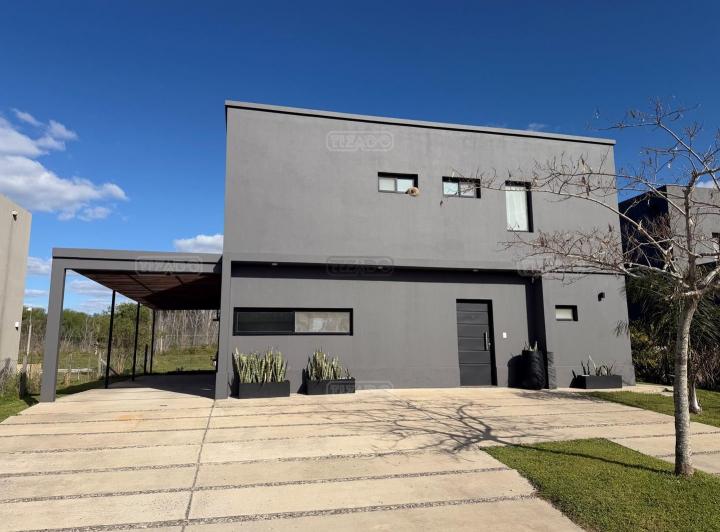 Quinta vacacional · 180m² · 5 Ambientes · 1 Cochera