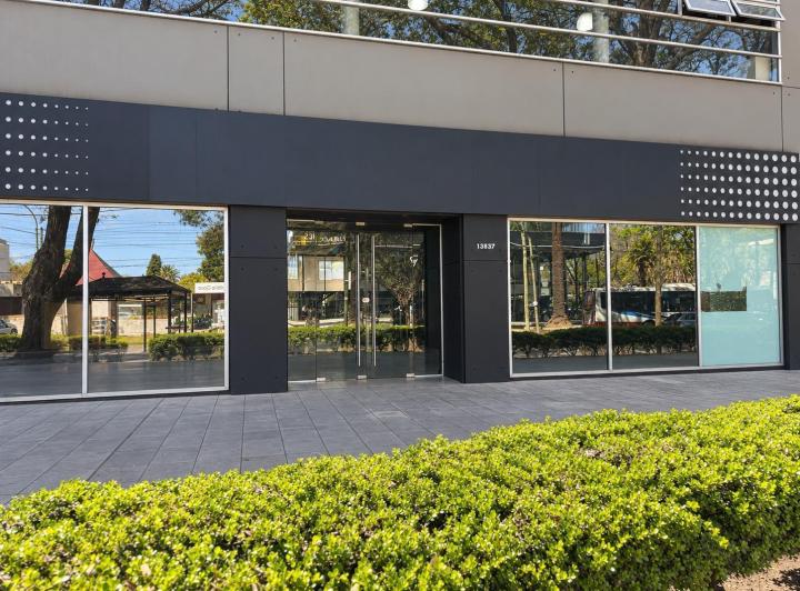 Local comercial · 661m²
