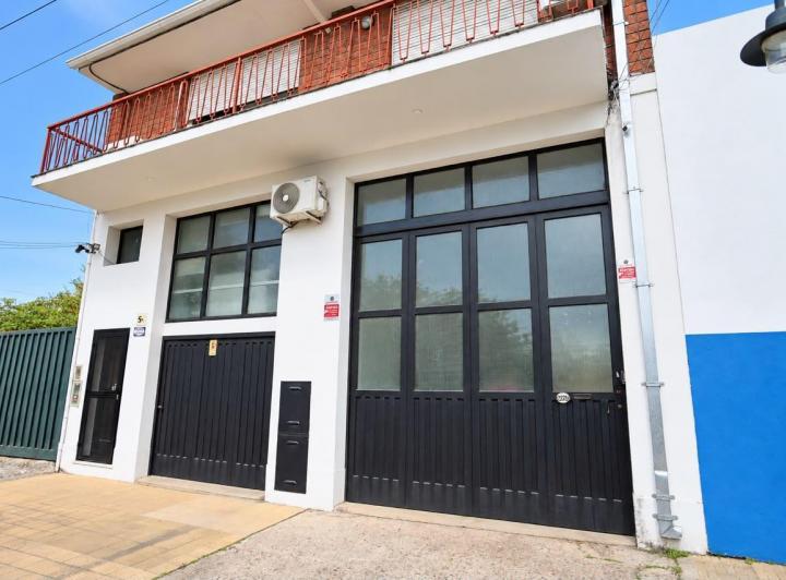 Bodega-Galpón · 270m² · 2 Ambientes · 1 Cochera