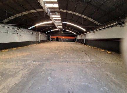 Local comercial · 2027m²