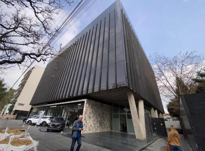 Oficina comercial · 146m² · 1 Ambiente · 3 Cocheras