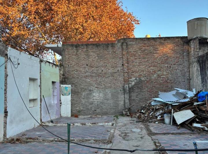 Terreno · 211m²