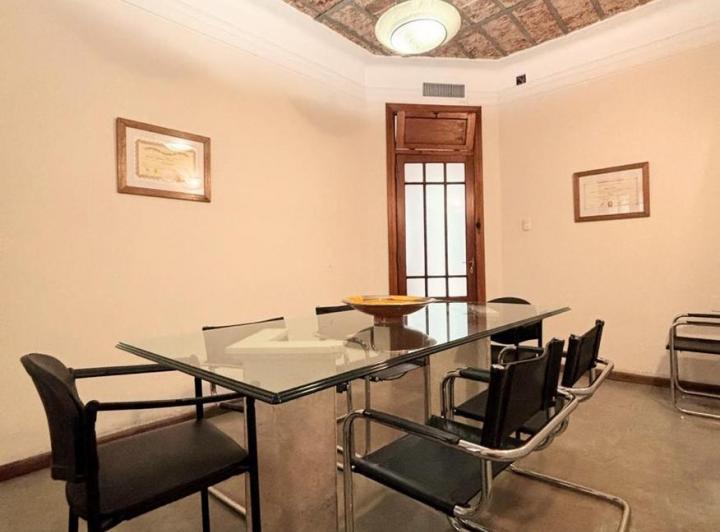 Casa · 197m² · 9 Ambientes