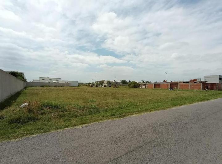 Terreno · 900m²