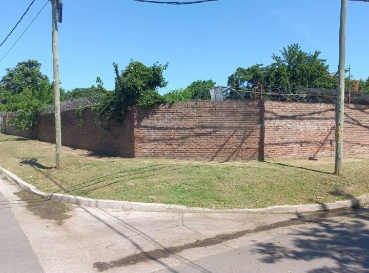 Terreno · 1865m²
