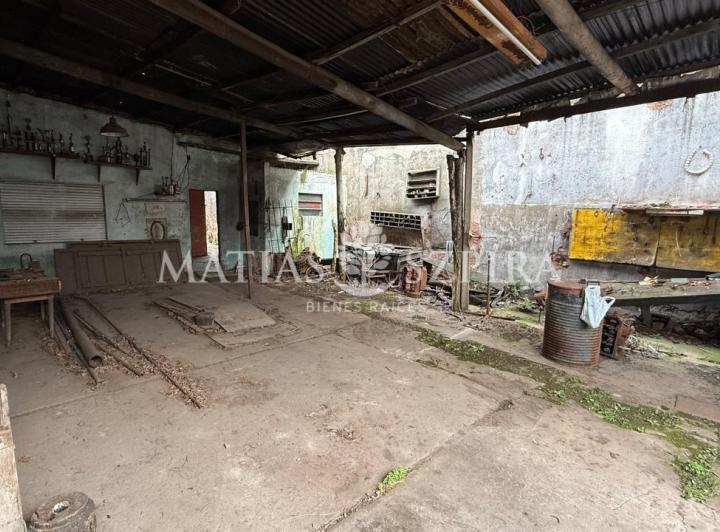 Terreno · 382m²