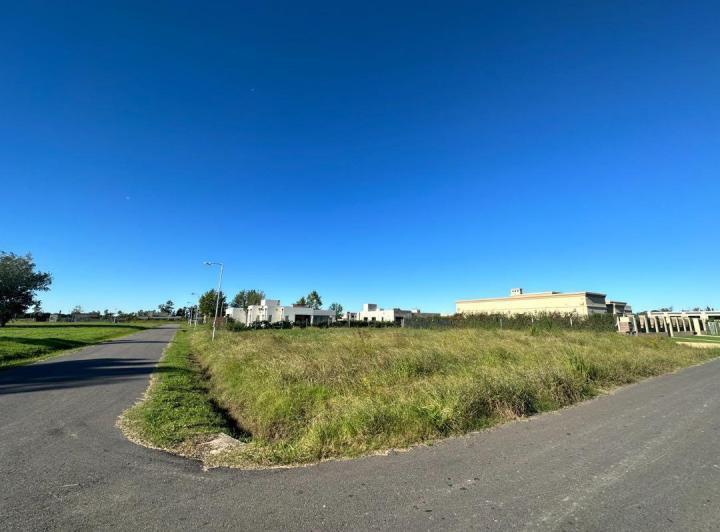 Terreno · 900m²