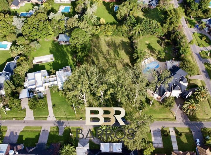 Terreno · 2800m²