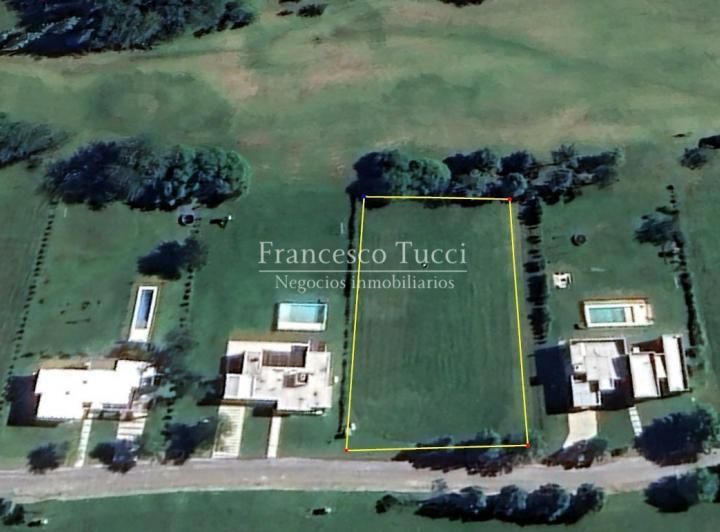 Terreno · 2147m²