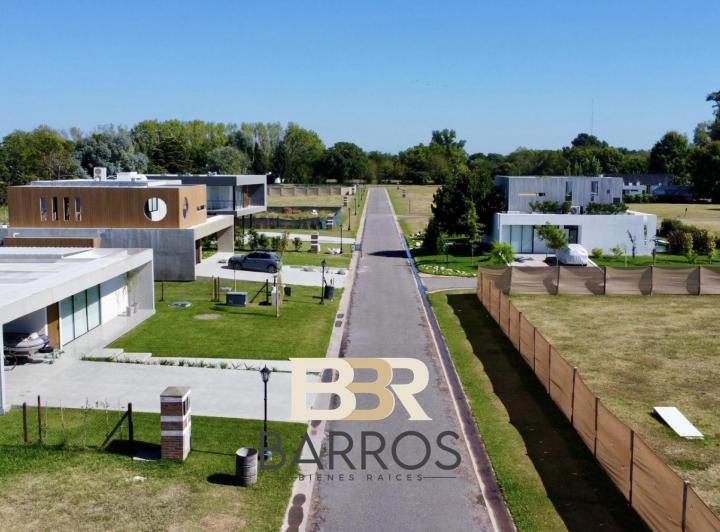 Terreno · 730m²