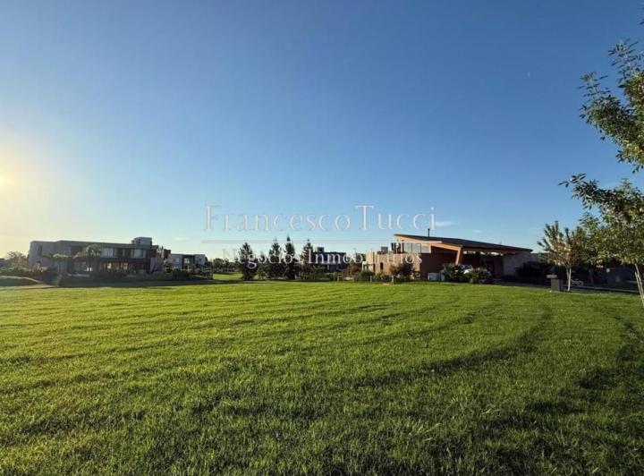 Terreno · 1050m²