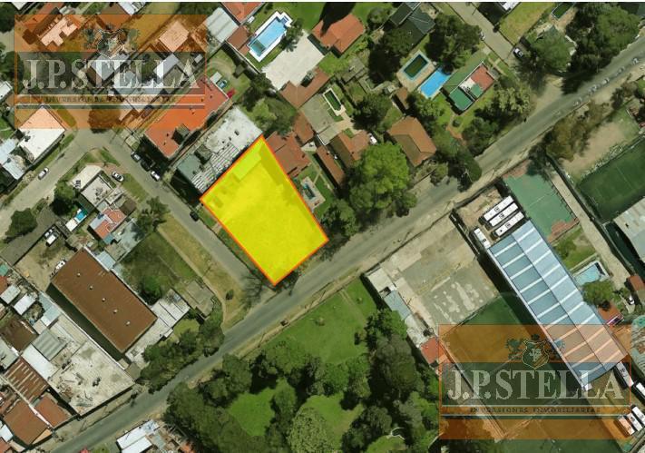 Terreno · 1065m²