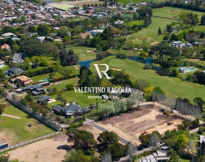 Terreno · 2051m²