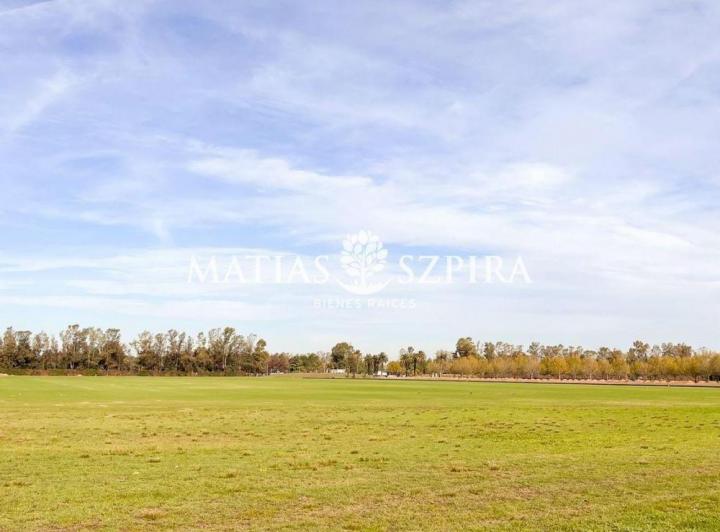 Terreno · 1504m²