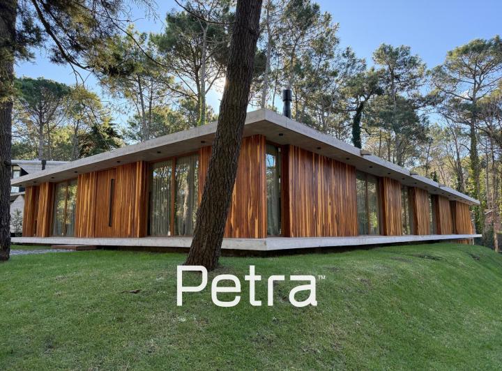 Casa · 1135m² · 5 Ambientes · 2 Cocheras