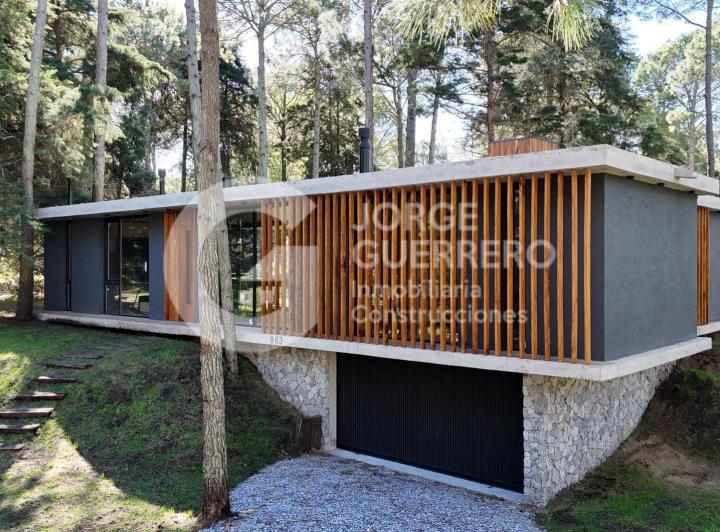 Casa · 210m² · 5 Ambientes