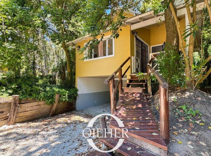 Casa · 170m² · 4 Ambientes · 1 Cochera