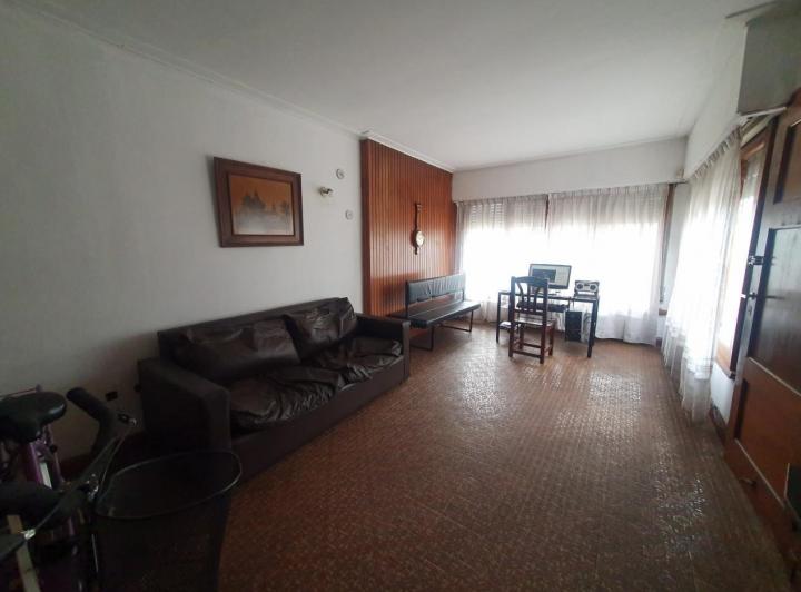 Casa · 130m² · 5 Ambientes · 1 Cochera
