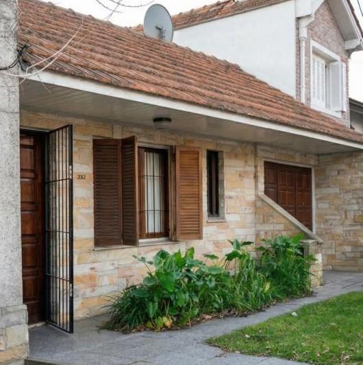 Casa · 70m² · 3 Ambientes · 1 Cochera