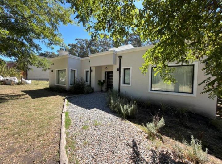 Casa · 139m² · 3 Ambientes · 2 Cocheras