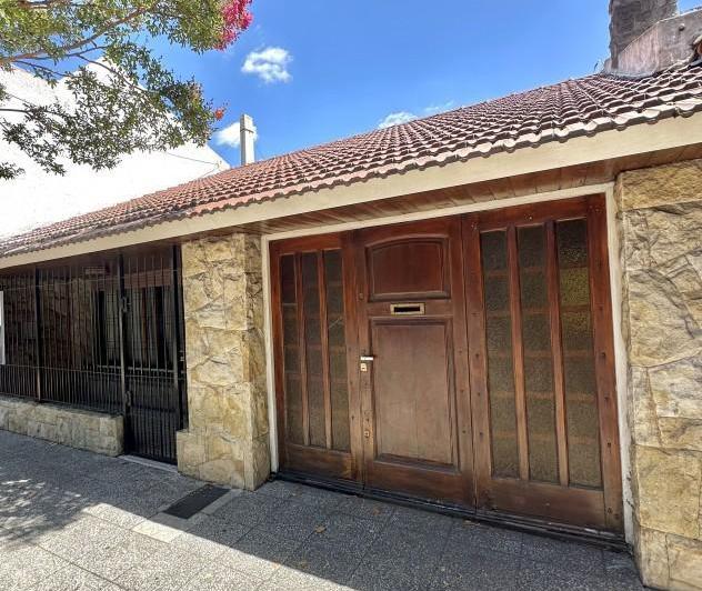 Casa · 170m² · 3 Ambientes · 1 Cochera
