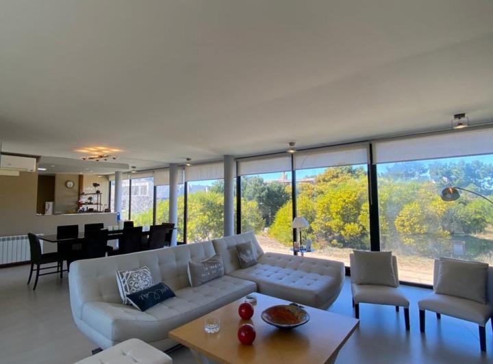 Casa · 200m² · 5 Ambientes · 1 Cochera