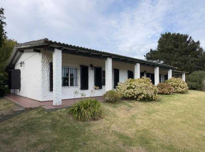 Casa · 240m² · 4 Dormitorios