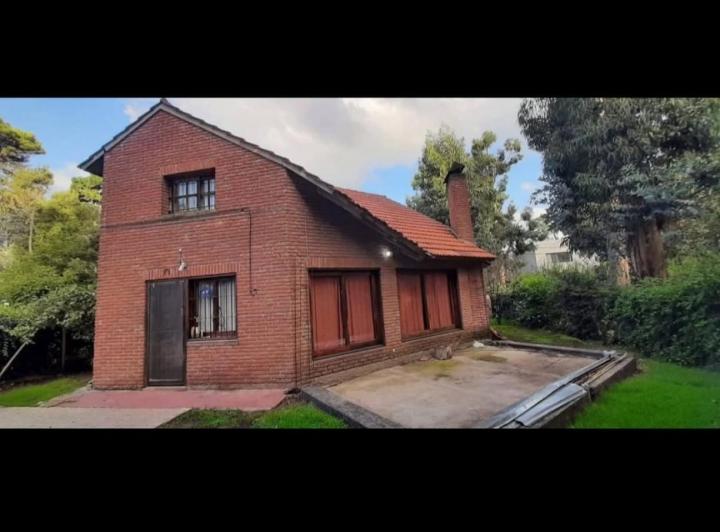 Casa · 126m² · 4 Ambientes · 2 Cocheras