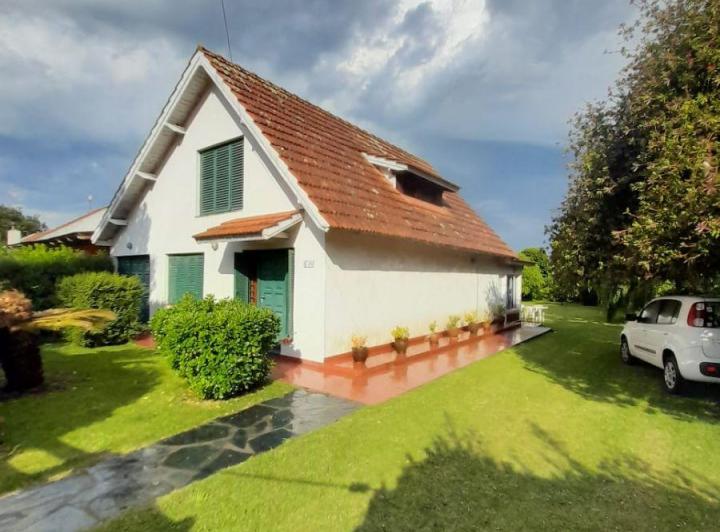 Casa · 145m² · 5 Ambientes · 1 Cochera