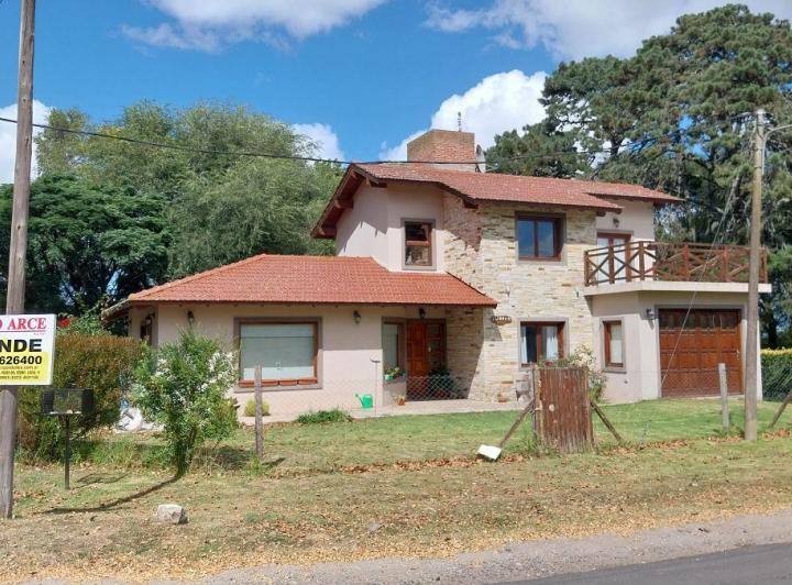 Casa · 175m² · 5 Ambientes · 1 Cochera