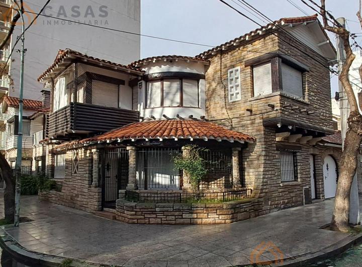 Casa · 236m² · 4 Ambientes · 1 Cochera