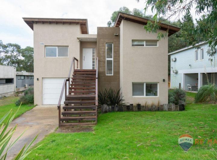 Casa · 144m² · 5 Ambientes · 1 Cochera