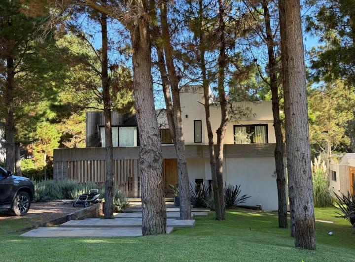 Casa · 205m² · 6 Ambientes