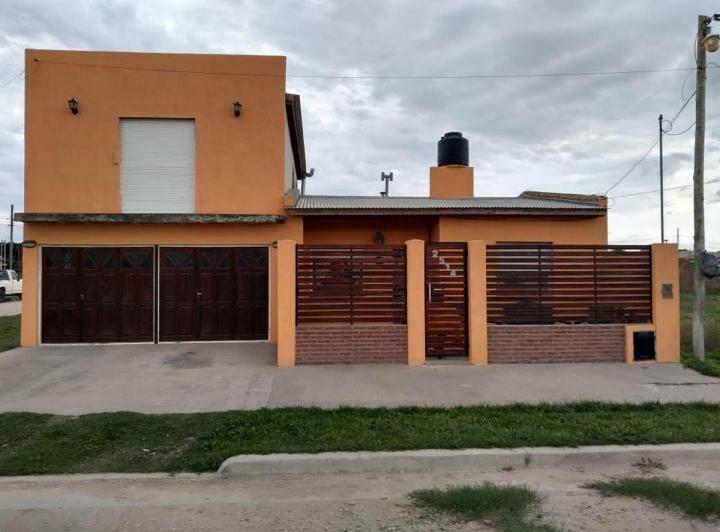 Casa · 170m² · 6 Ambientes · 1 Cochera