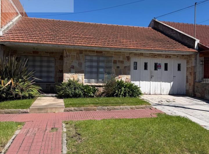 Casa · 124m² · 3 Ambientes · 1 Cochera