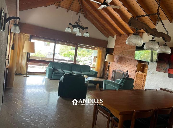 Casa · 400m²
