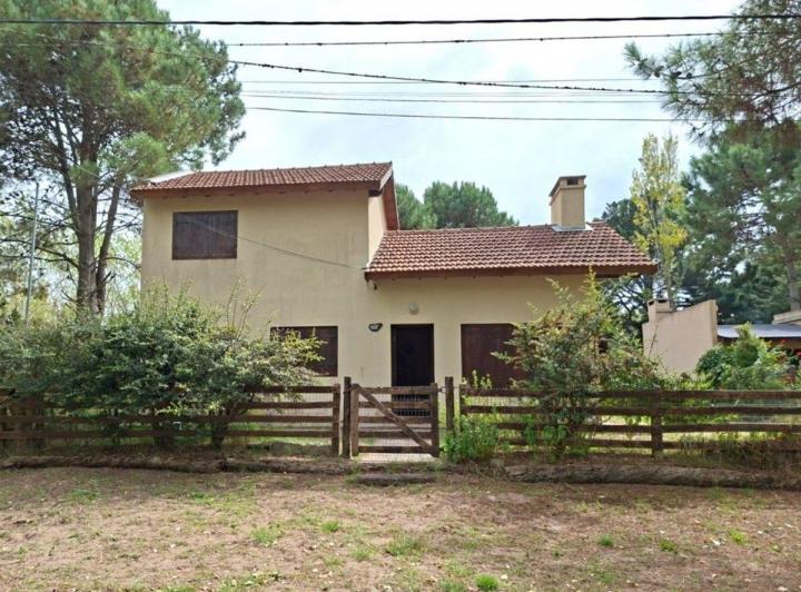 Casa · 93m² · 3 Ambientes · 1 Cochera